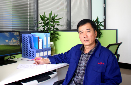 【大宝娱乐人物】随刘绍清看大宝娱乐金牌装置效劳