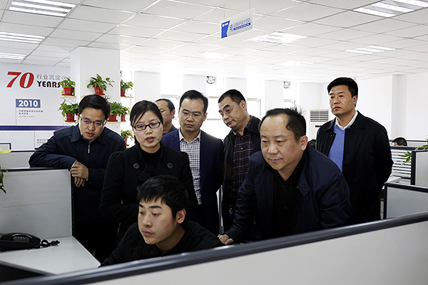 河北省工业和信息化厅厅长龚晓峰莅临大宝娱乐