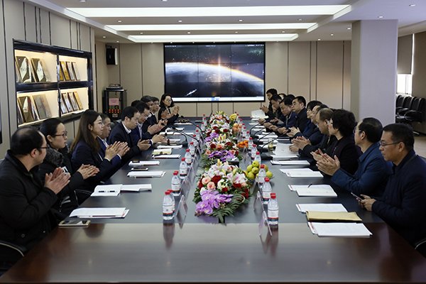 河北省工业和信息化厅厅长龚晓峰莅临大宝娱乐